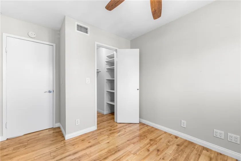 345 University #F6 photo 27
