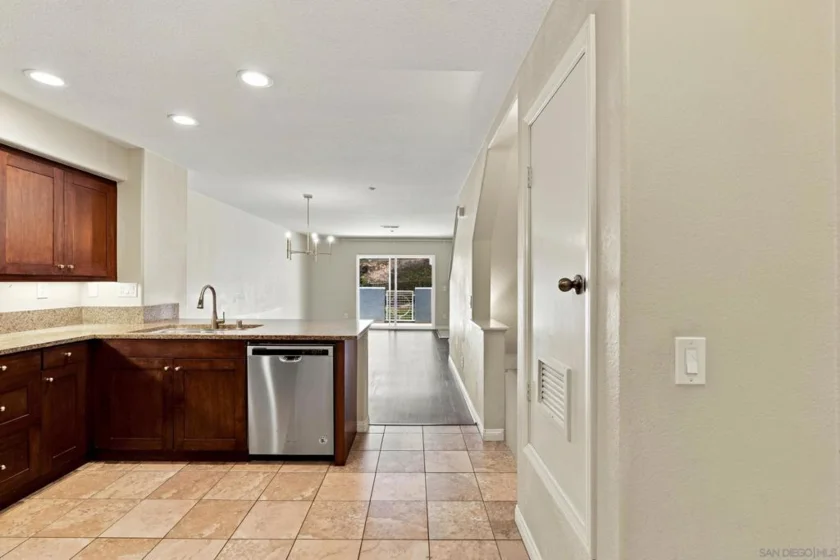 3146 Trinity Bay Place photo 5