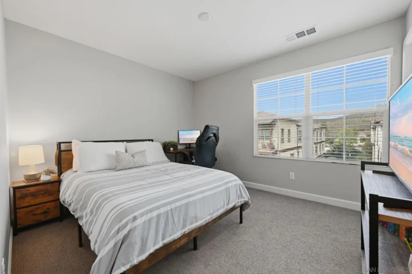 931 Slate Street photo 16