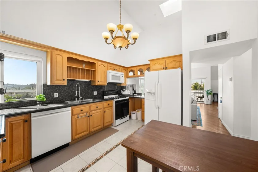 1121 E Wilson #12 photo 7