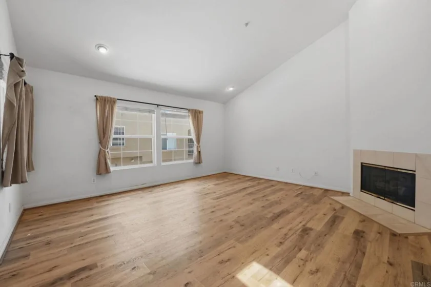 7548 Romeria Street photo 2