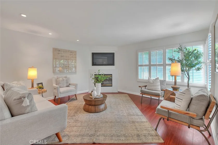 360 S Los Robles Avenue #10 photo 1