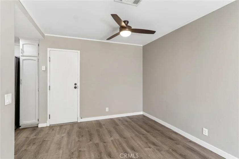 9600 Sylmar Avenue #19 photo 7