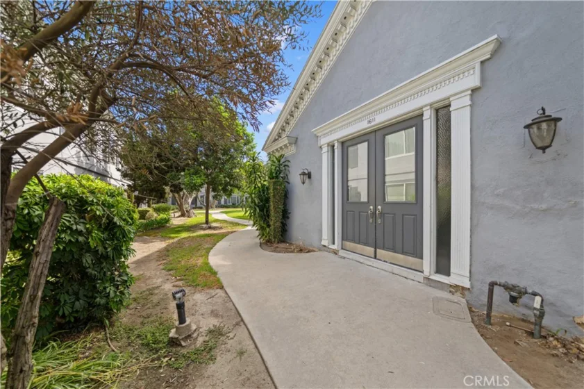 1611 S Pomona #D13 photo 43
