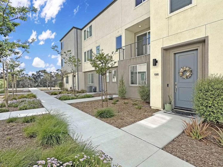 5252 Beachfront Cove Street #196 photo 1
