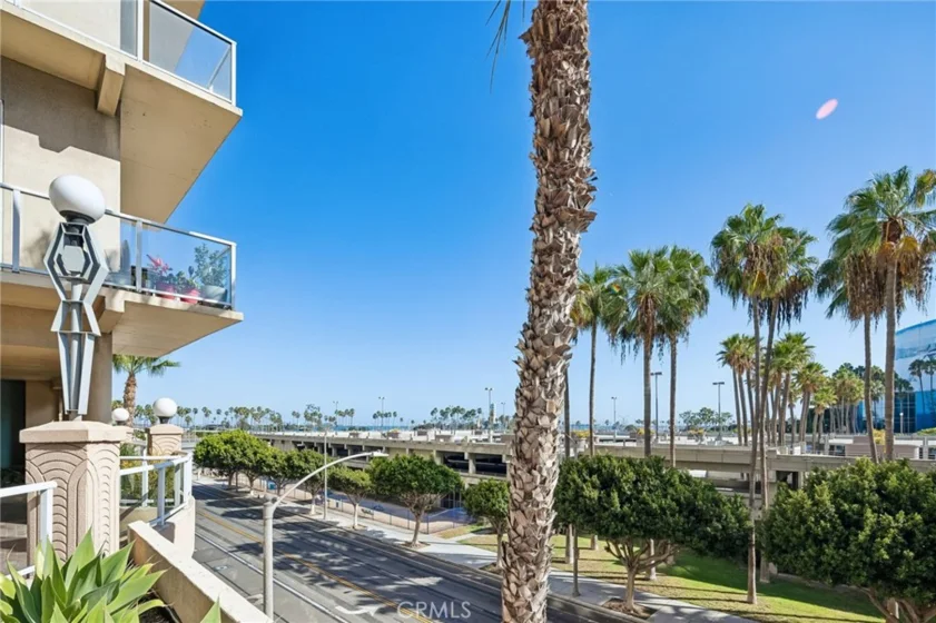 388 E Ocean Boulevard #709 photo 2