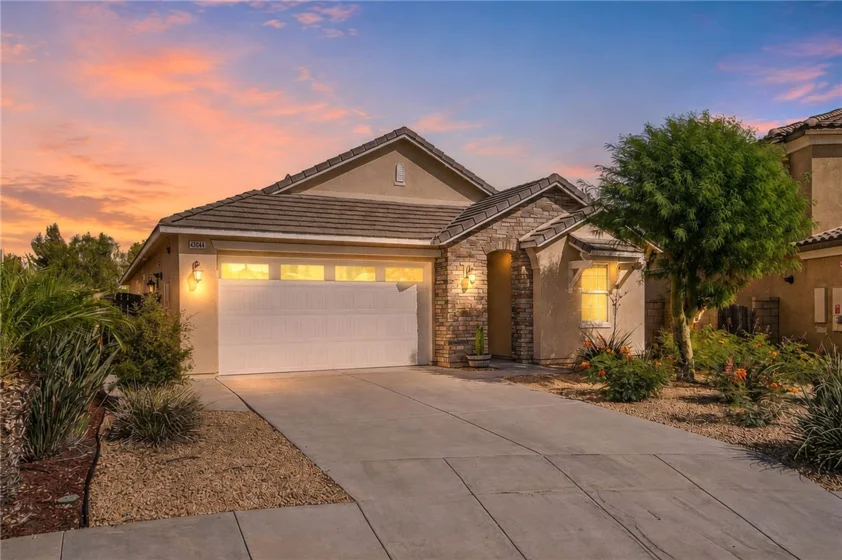 43044 Greene Circle photo 1