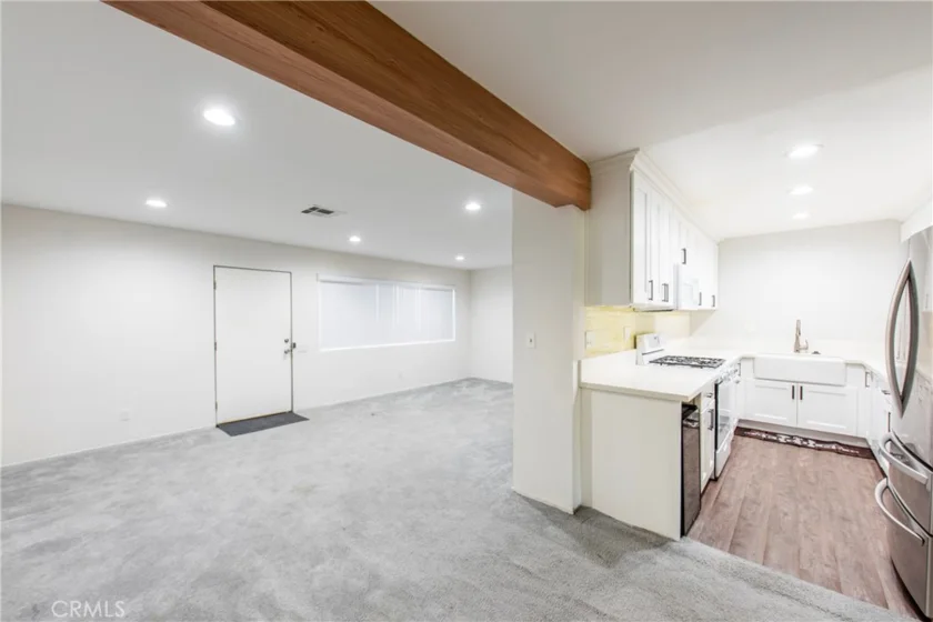 497 S El Molino Avenue #205 photo 10
