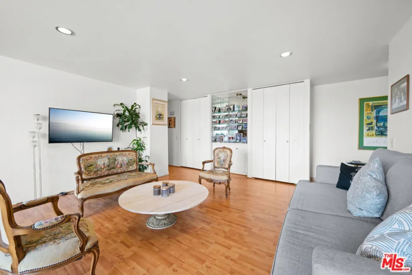 100 S Doheny Drive #512 photo 34