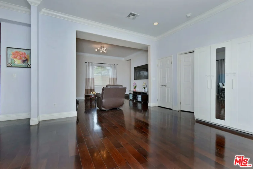 14315 Magnolia Boulevard #101 photo 3