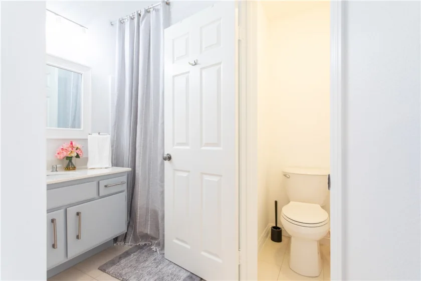 210 California Court photo 14