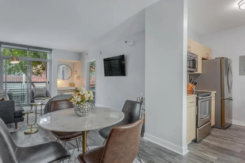 425 W Beech Street #325 photo 5