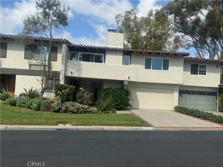 558 Vista Flora photo 1