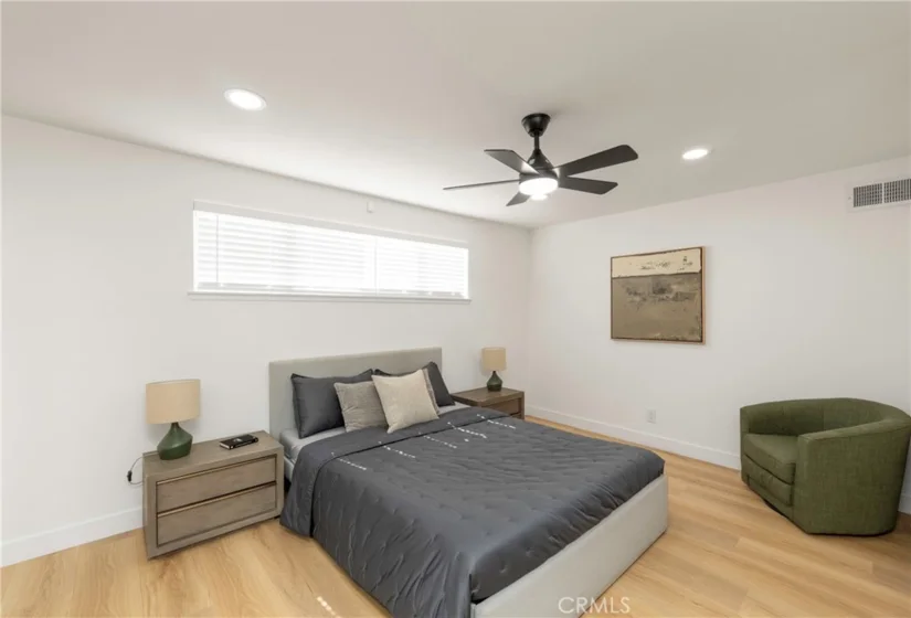 160 Yorktown photo 17