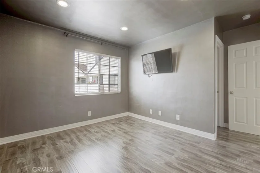 618 N Howard photo 21