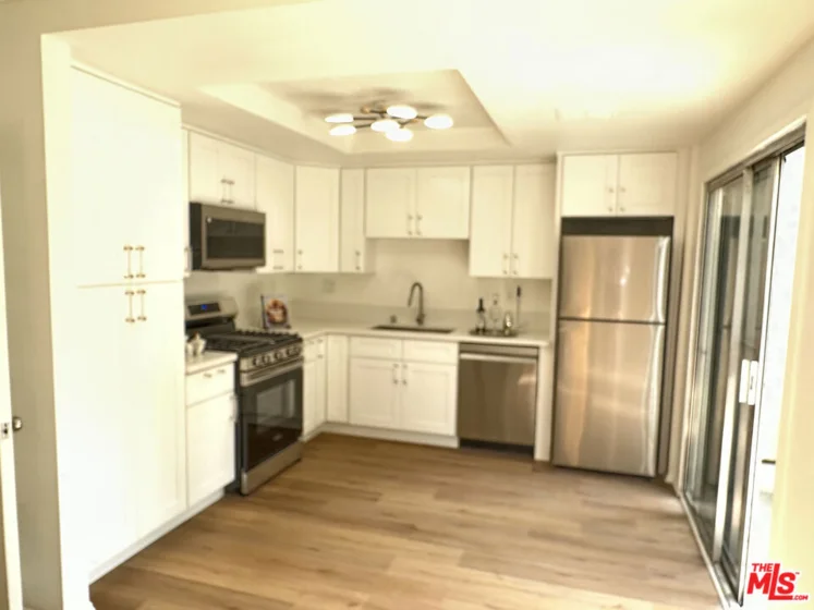 14715 Parthenia Street #18 photo 7