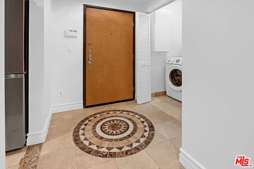 1838 Westholme Avenue #104 photo 5