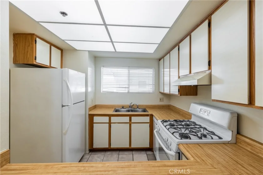 2915 Montrose Avenue #430 photo 12