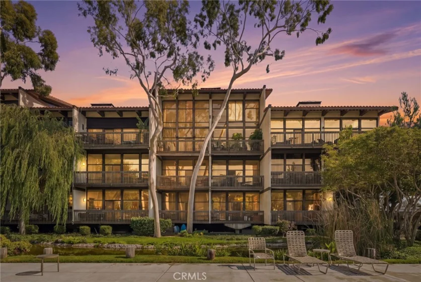 7139 S Marina Pacifica Drive #Key 8 photo 1