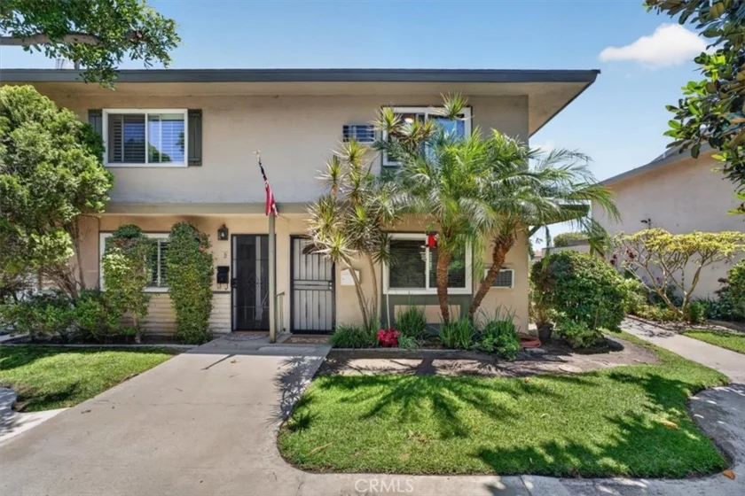 8788 Valley View #C photo 2