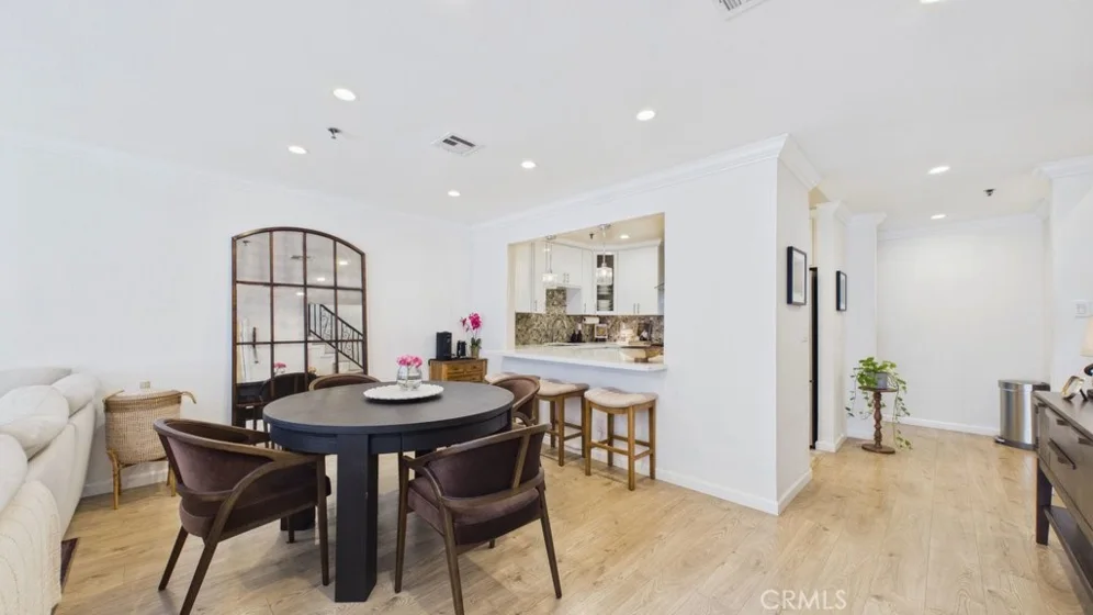 735 W California #102 photo 6