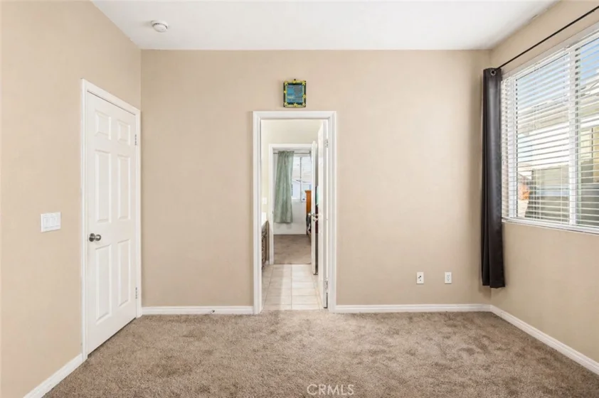 22862 Montanya photo 27