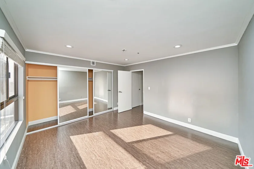727 S Ardmore Avenue #801 photo 16