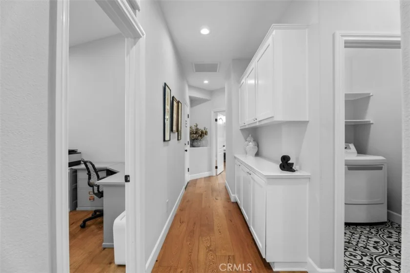 59 Colony photo 15