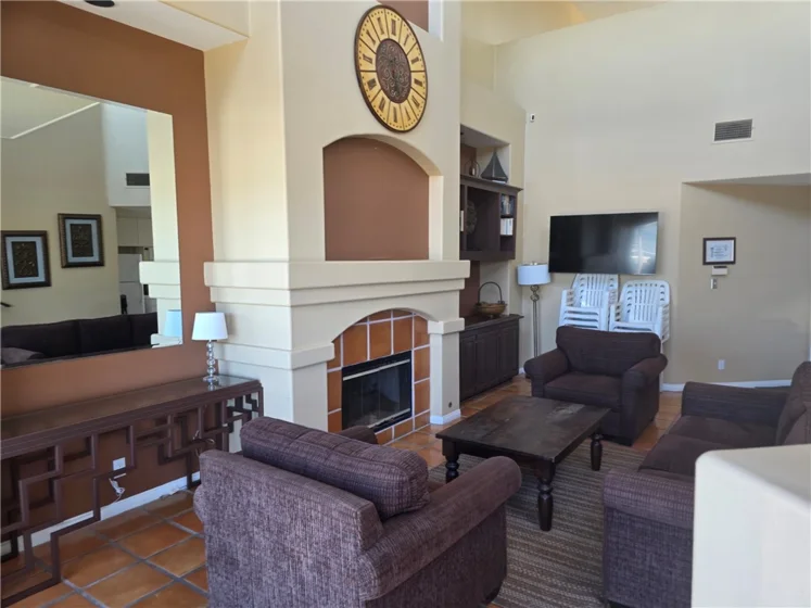 4167 Warner #205 photo 32