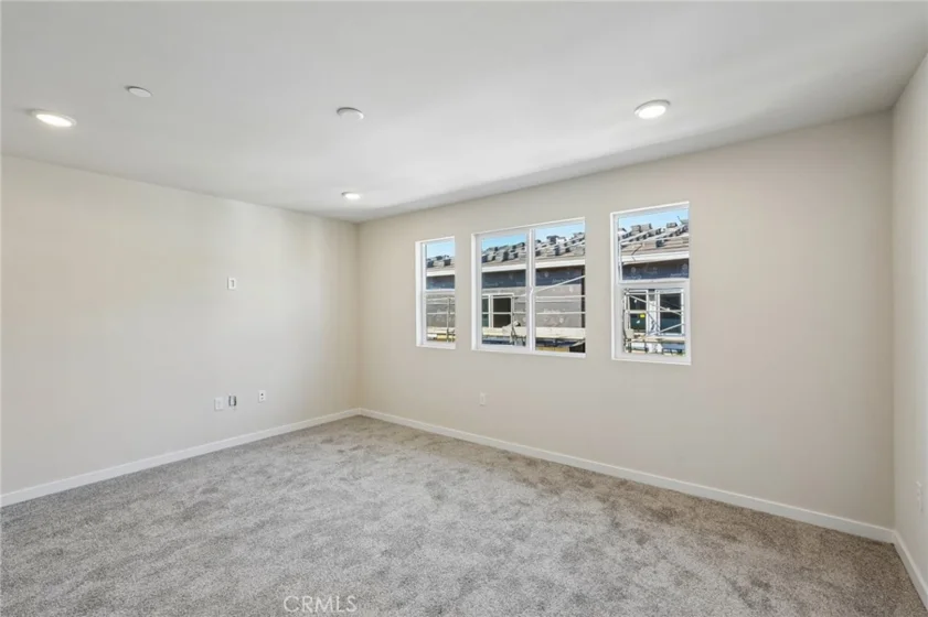 9542 Hannah Way photo 7