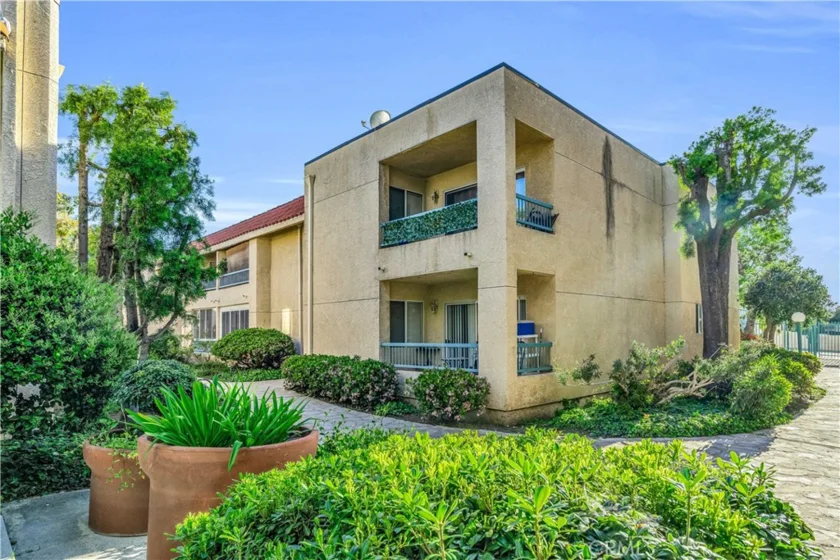 18307 Burbank Boulevard #48 photo 1