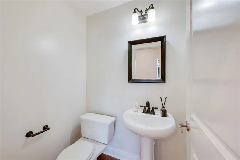 2125 S Bentley Avenue #101 photo 31