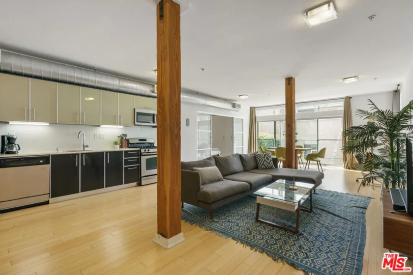 4215 Glencoe Avenue #206 photo 1