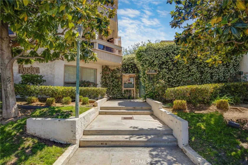 17150 Burbank #23 photo 1