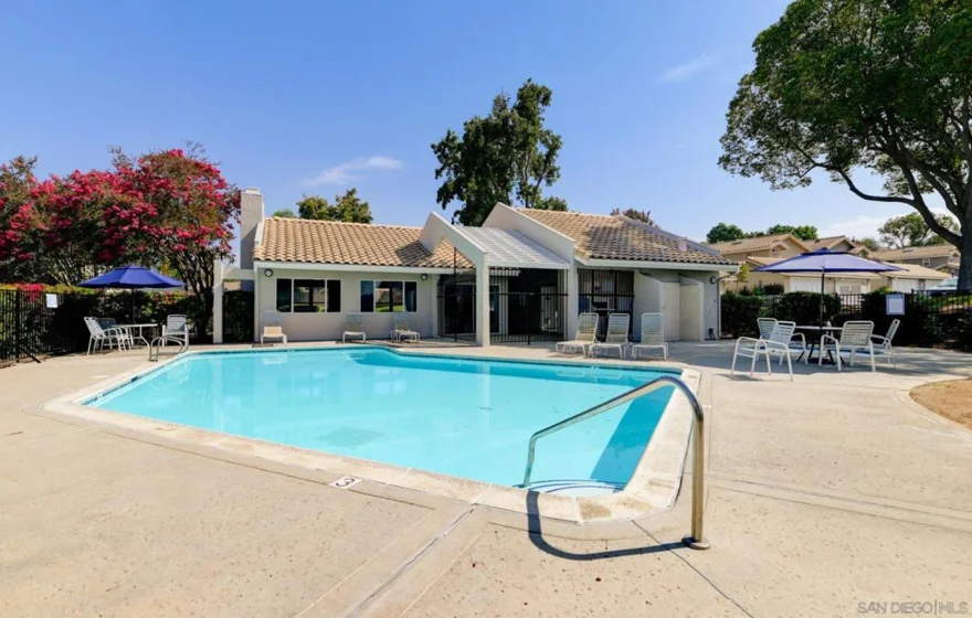 1352 Palomar photo 33