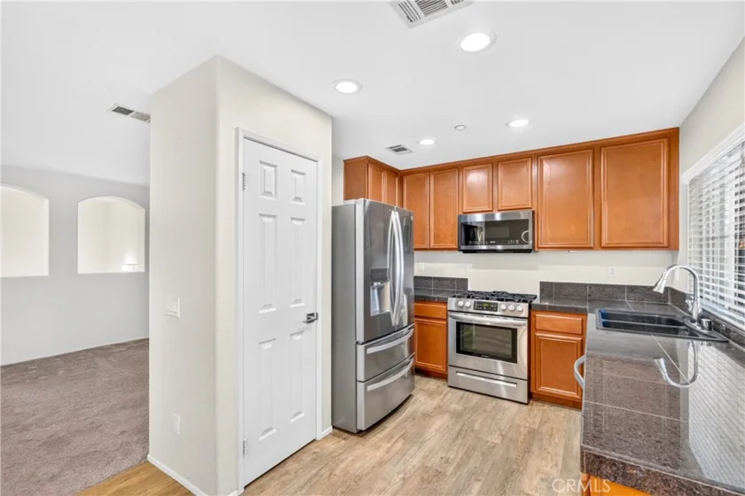 15635 Lasselle #94 photo 6