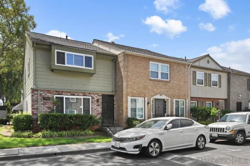 1262 Denver Lane #B photo 2