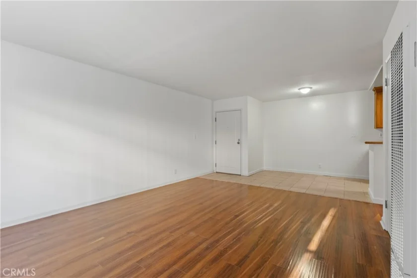 20327 Saticoy Street #102 photo 11