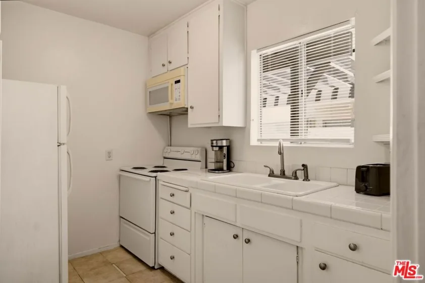960 Larrabee Street #117 photo 5