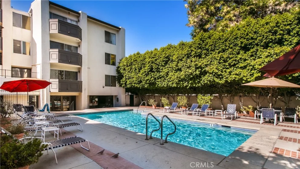5440 Lindley Avenue #310 photo 1