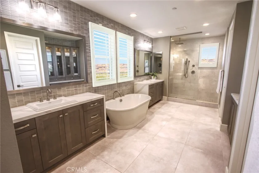 39789 Larkspur photo 9