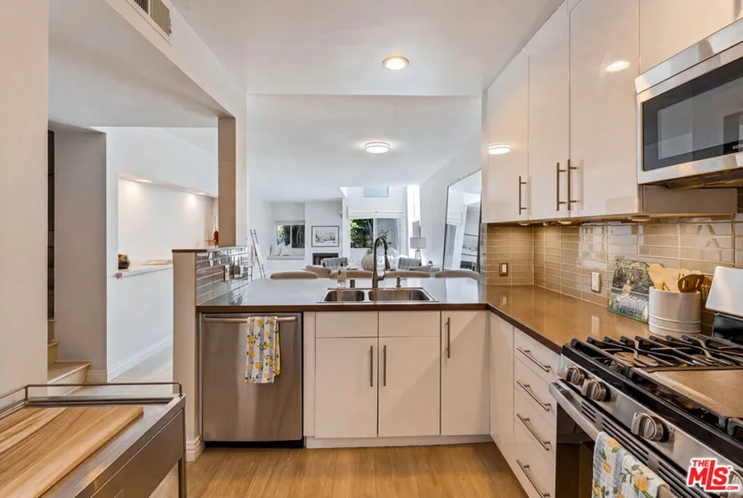 1617 S Beverly Glen Boulevard #204 photo 23