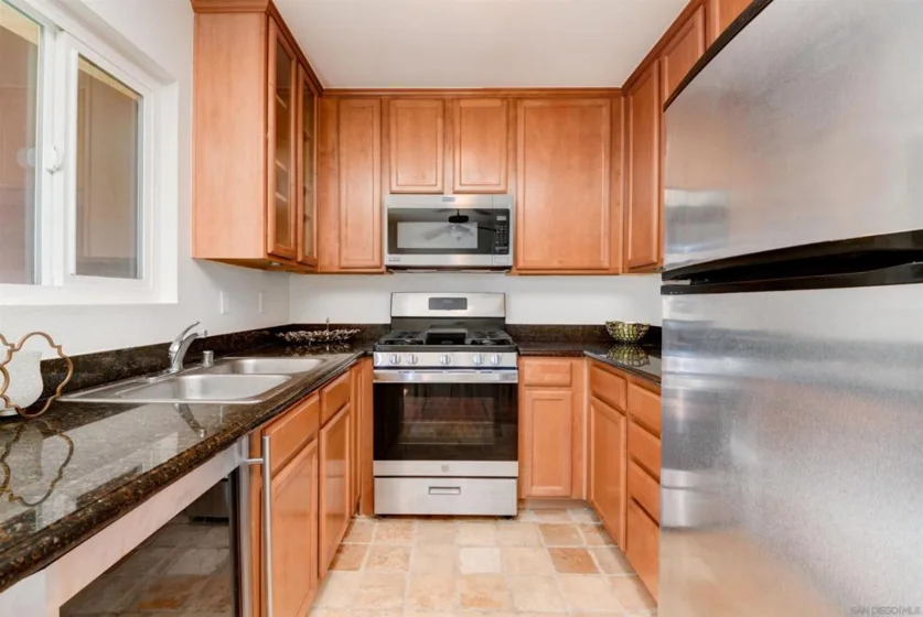 526 Calle Montecito #140 photo 19
