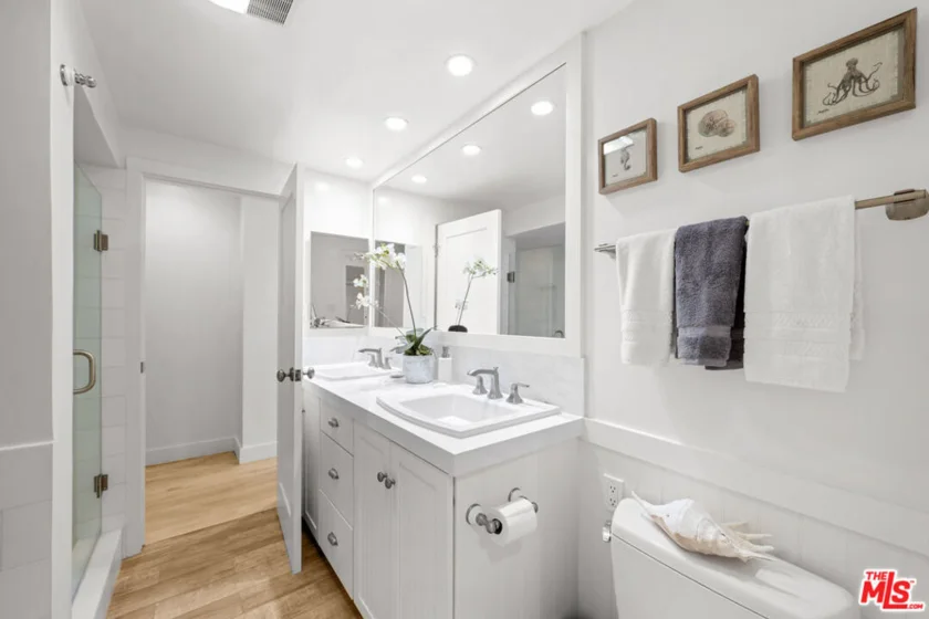 23908 De Ville Way #A photo 25