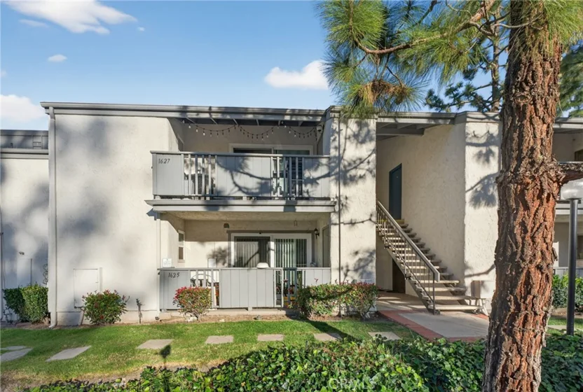1627 Brea Boulevard photo 1