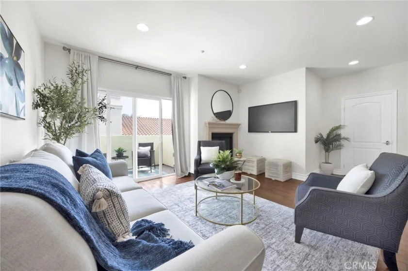 1726 S Bentley Avenue #403 photo 2