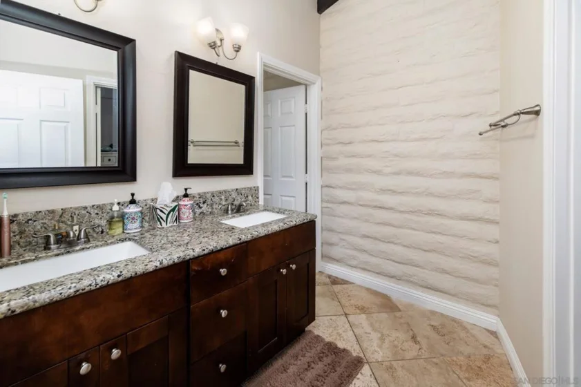 2544 Navarra Drive #4 photo 19