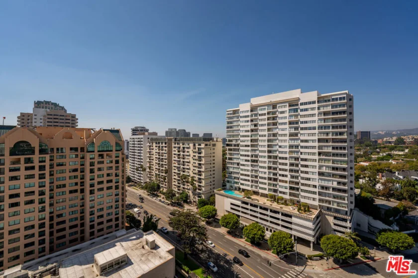10490 Wilshire Boulevard #1402 photo 49