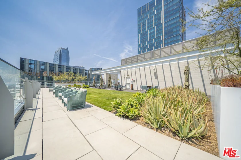 877 Francisco Street #1208 photo 25