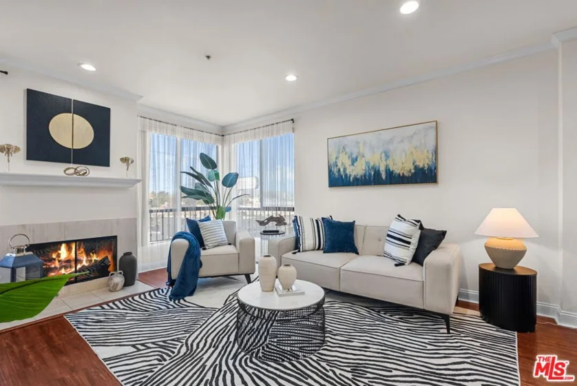 6938 Laurel Canyon Boulevard #302 photo 1
